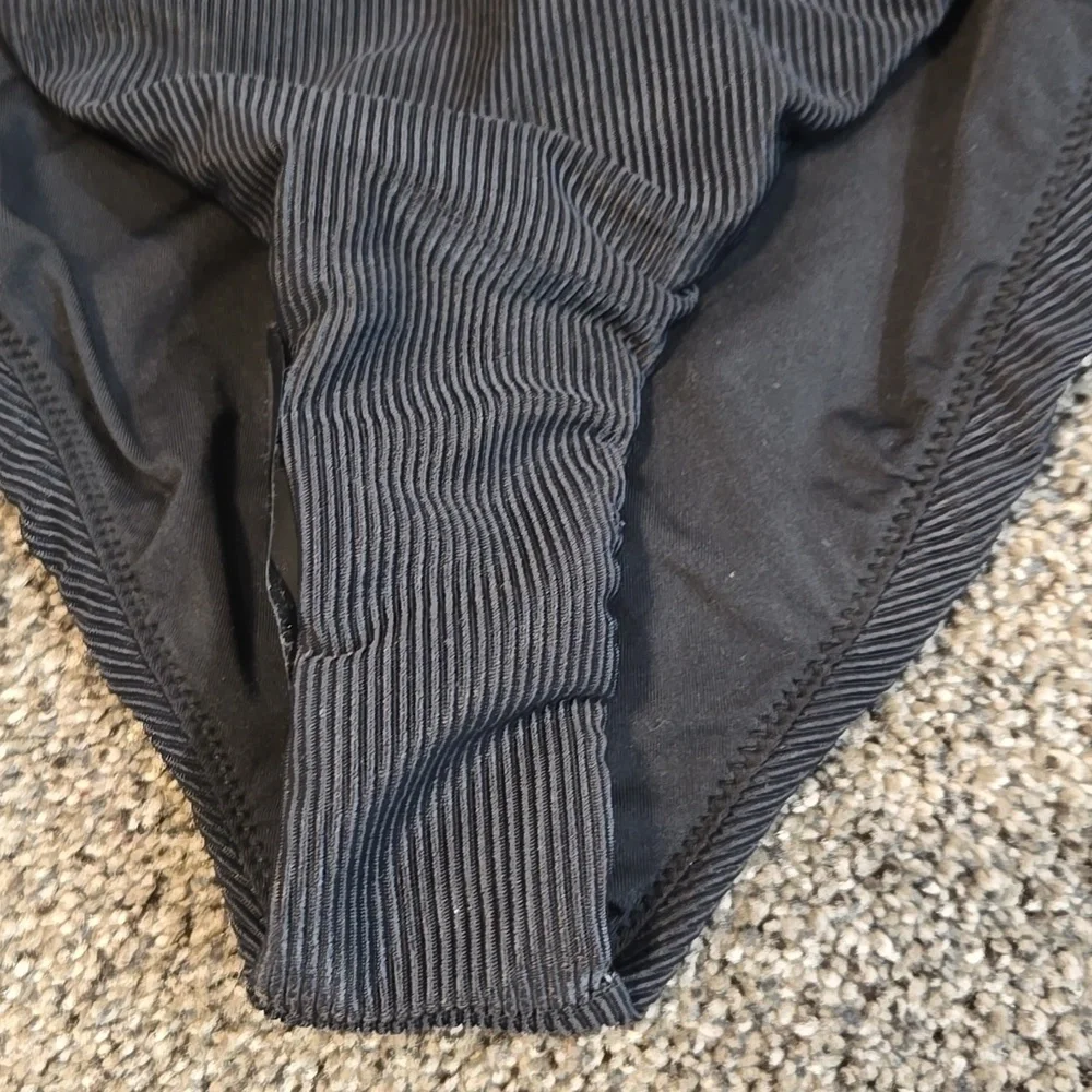 NWOT Good American Women Fits Black Striped Bikini Bottom Swim Sz 2/M